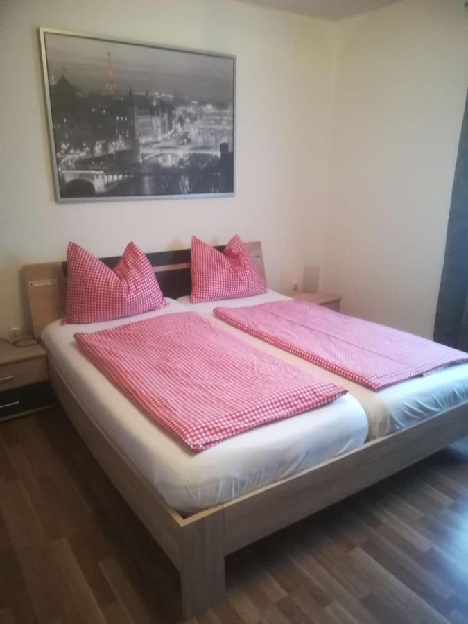 Zentral Gelegene, Sehr Ruhige Und Helle Apartment